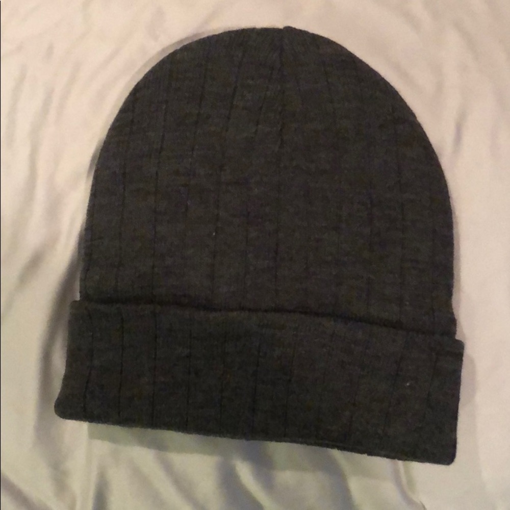 Grey beanie